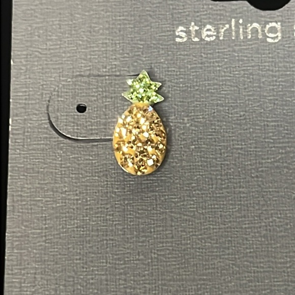 NWT Silver Treasures Sterling Silver Multicolor Crystal Pineapple Stud Earrings - Picture 3 of 5